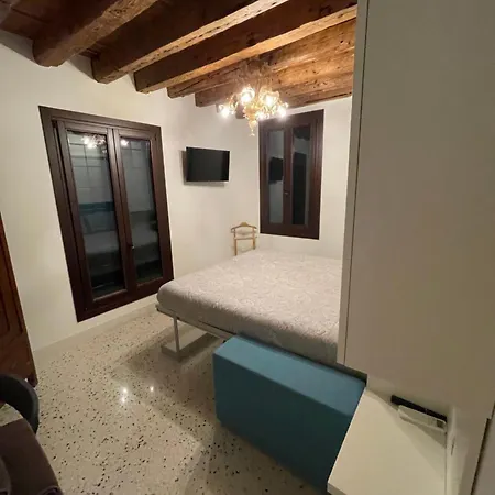 Remer Suites Venice Room photo